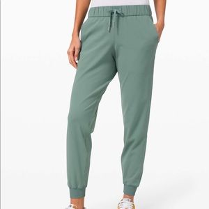 lululemon On the Fly Jogger 25” Luxtreme